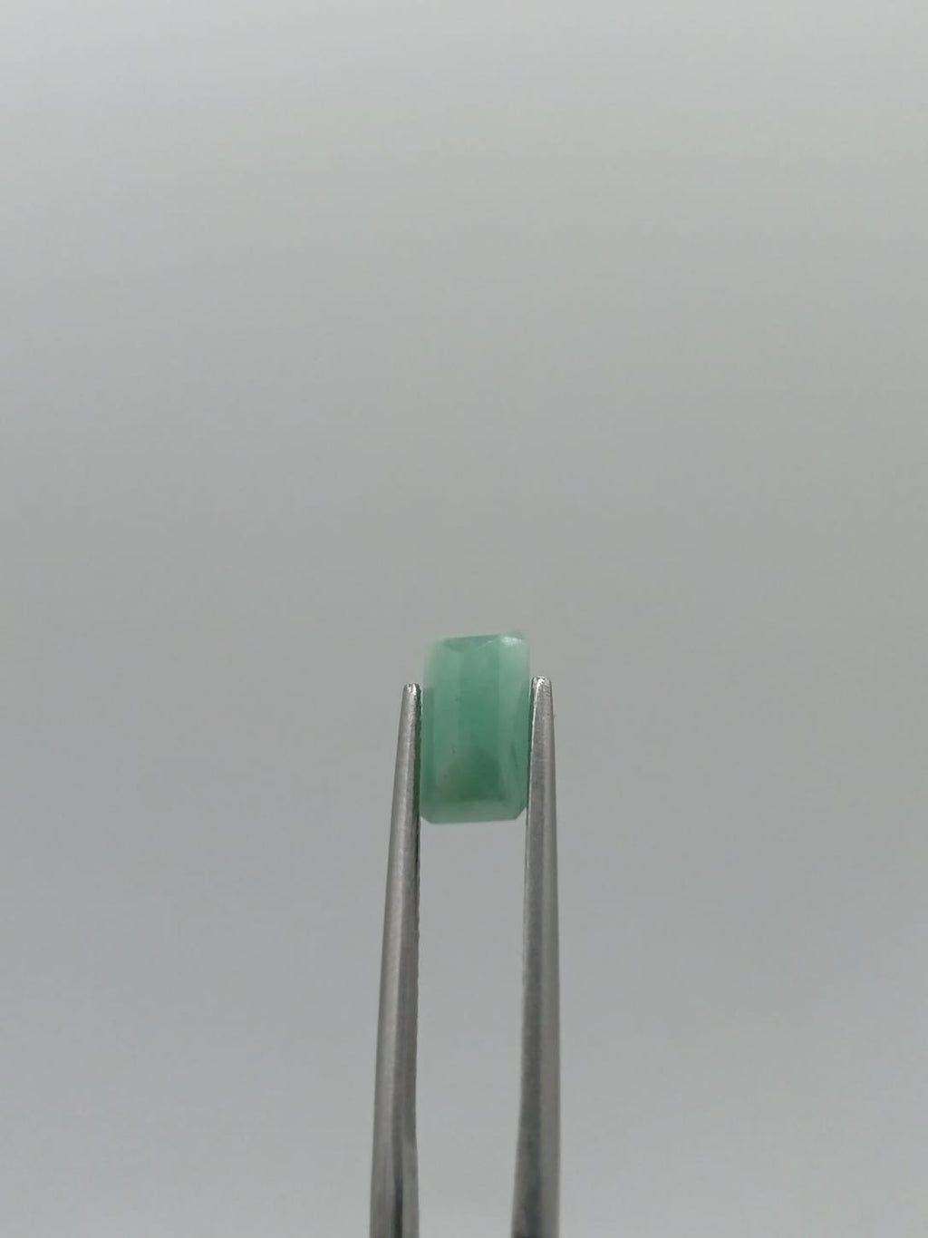Esmeralda brasileña rectangular de  1.27ct