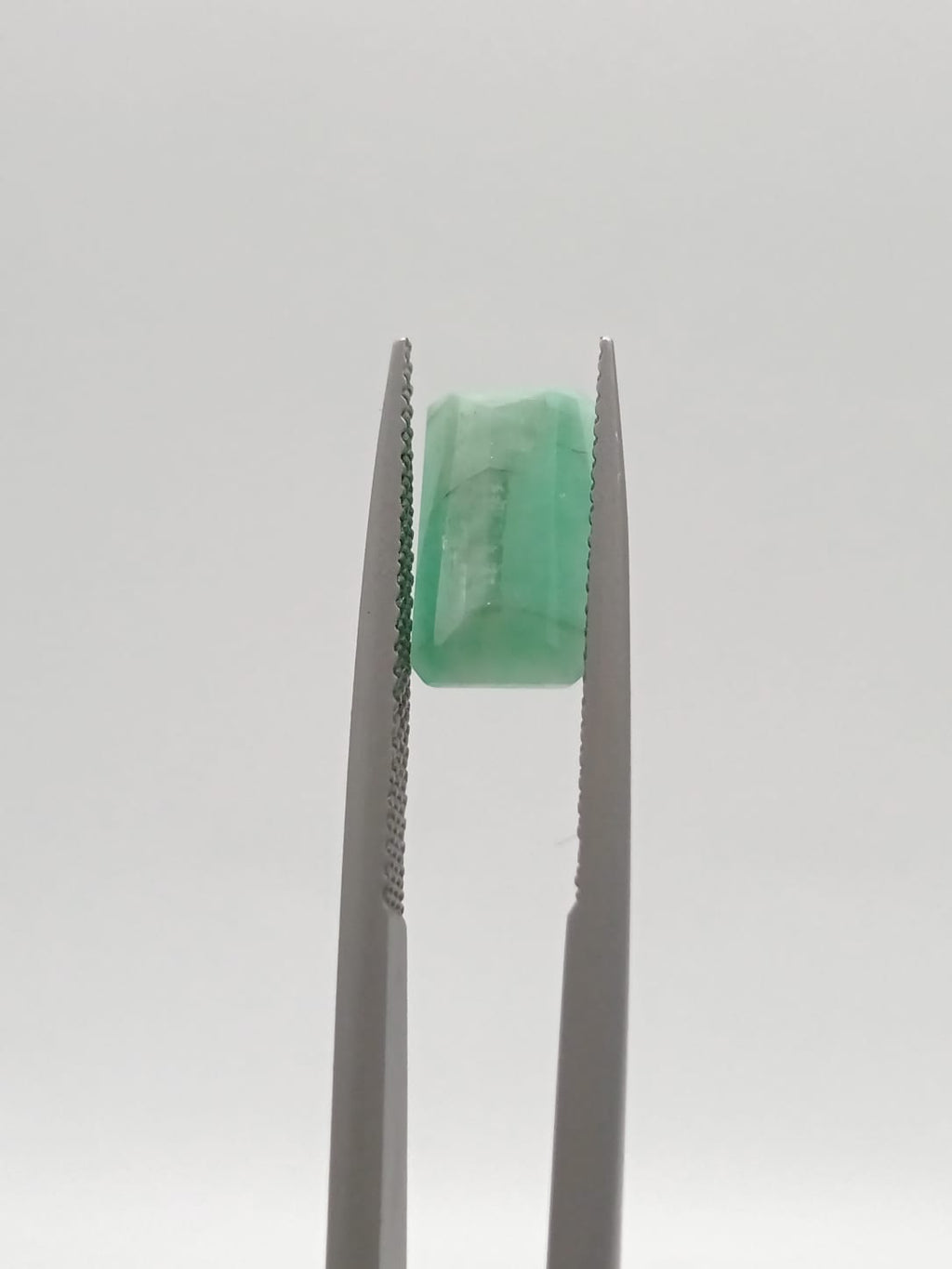 Esmeralda brasileña rectangular de 2.34ct
