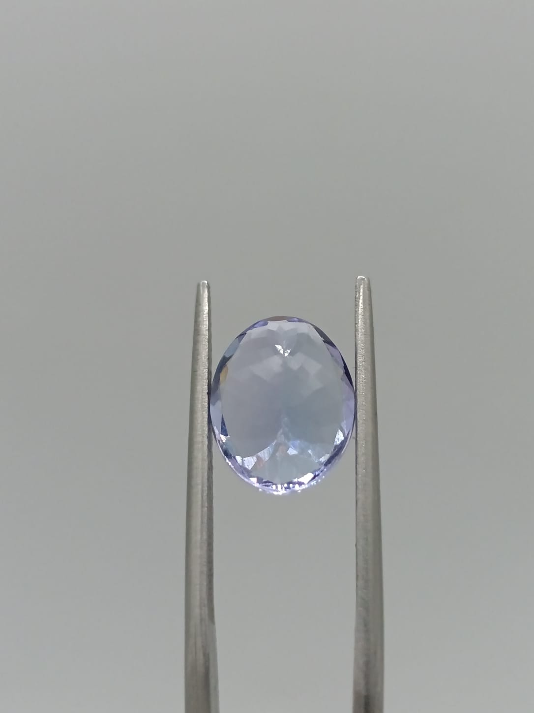 Tanzanita ovalada de 4.01ct