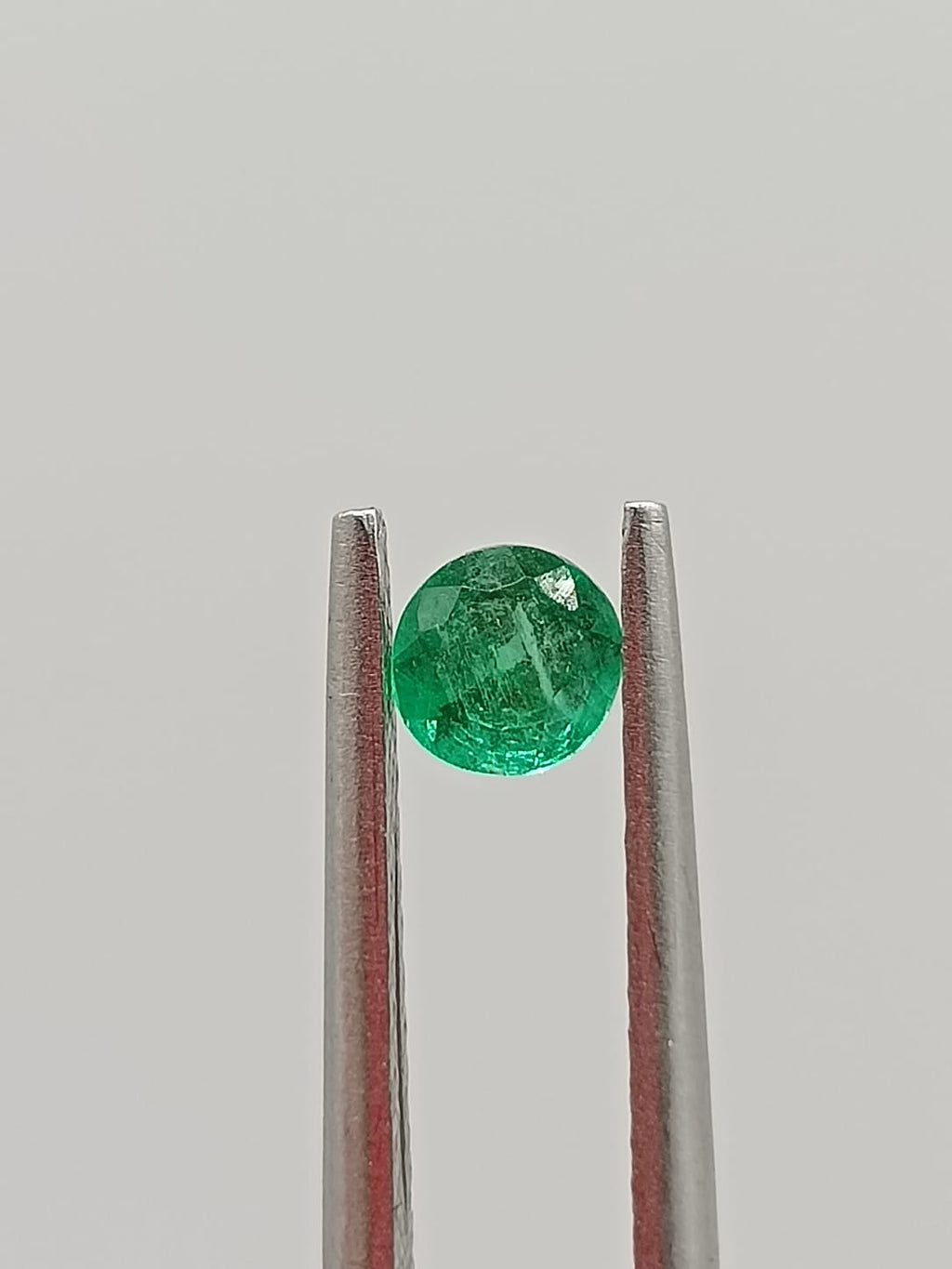 Esmeralda colombiana circular de 0.22ct