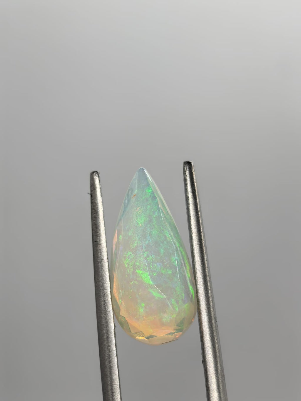 Ópalo forma de gota de 2.02ct