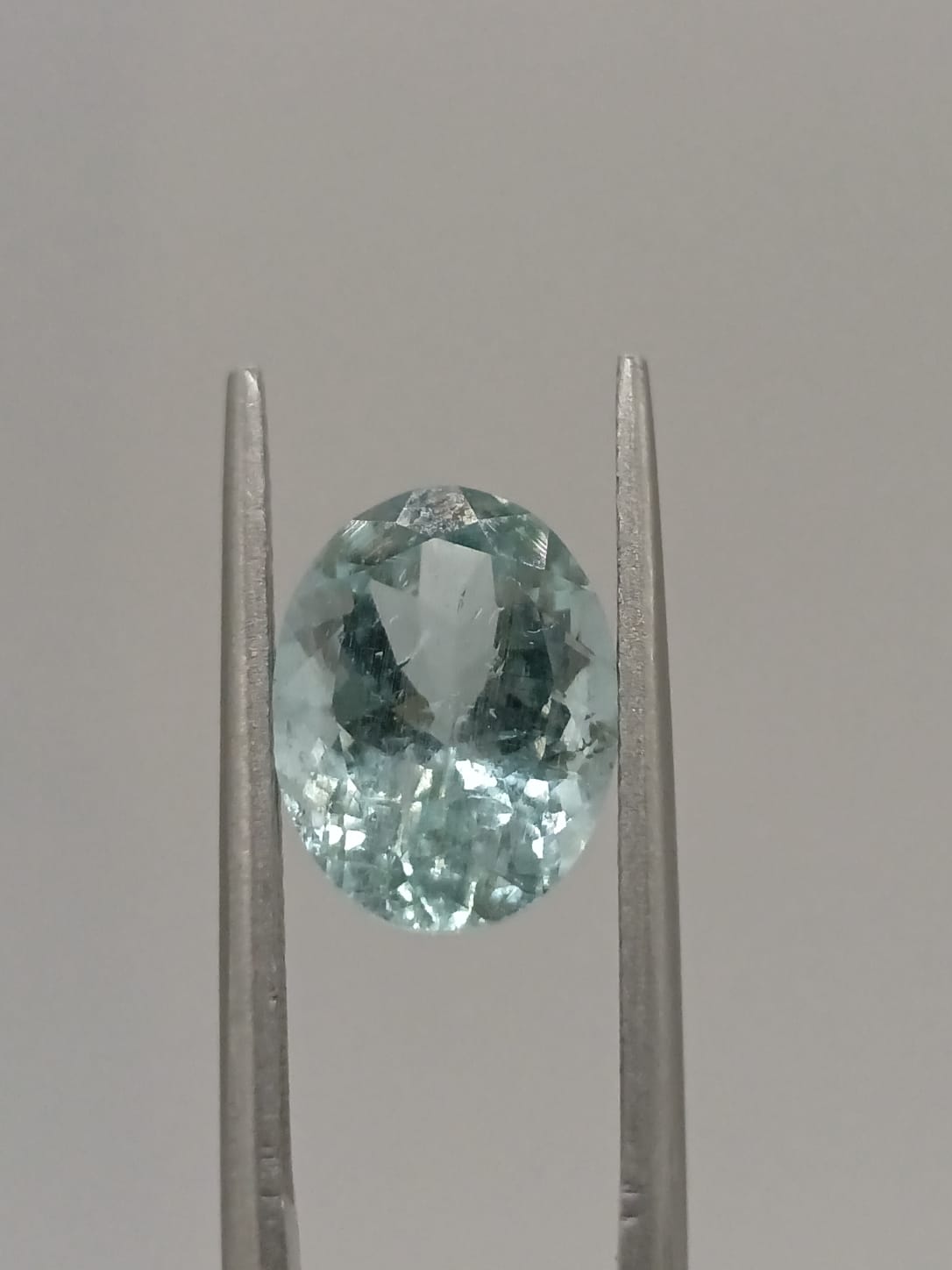 Aguamarina ovalada de 3.33ct