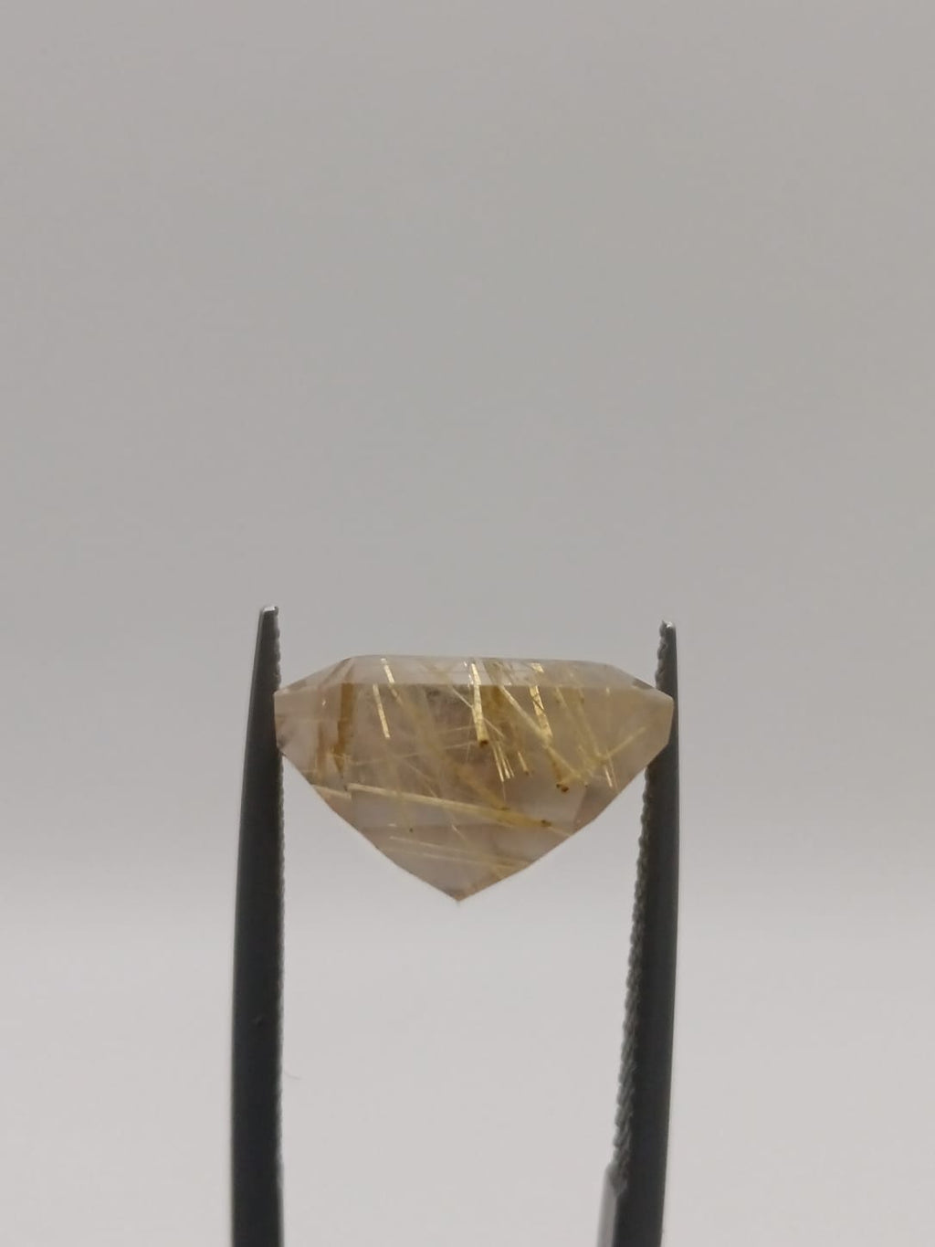 Cuarzo rutilado rectangular de 14.87ct