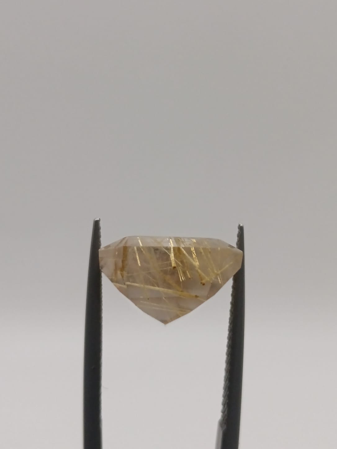 Cuarzo rutilado rectangular de 14.87ct