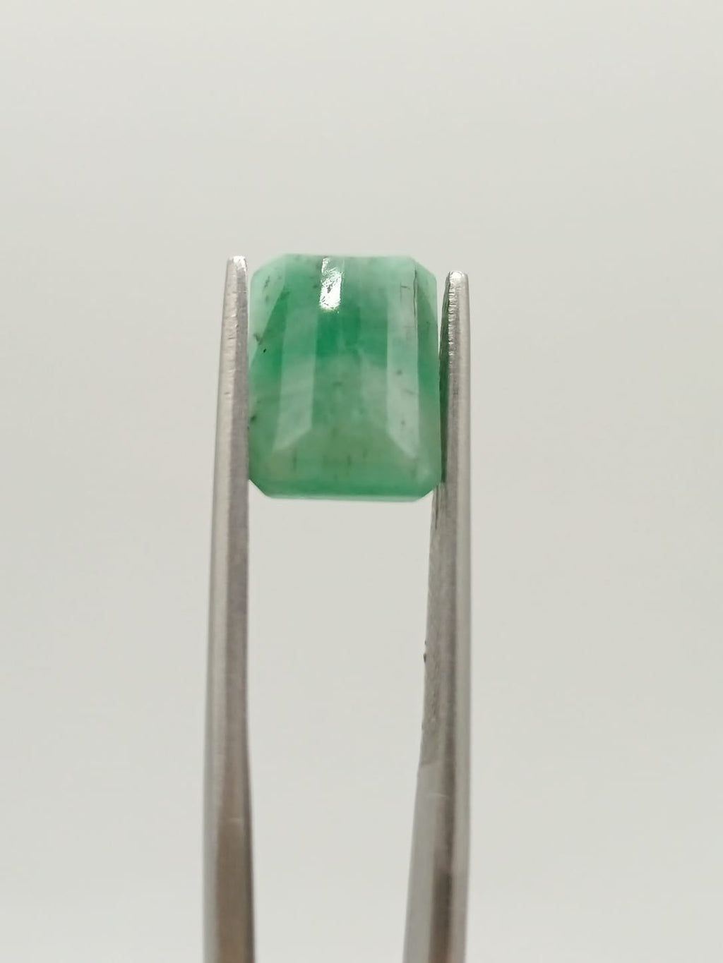 Esmeralda brasileña rectangular de 3.99ct