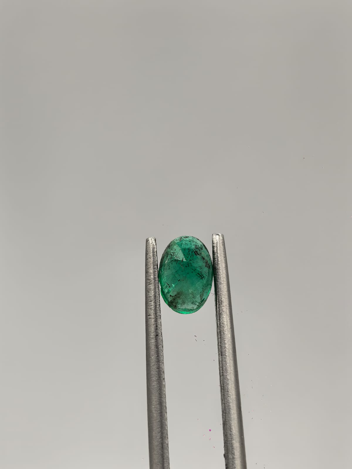 Esmeralda colombiana ovalada de 0.48ct
