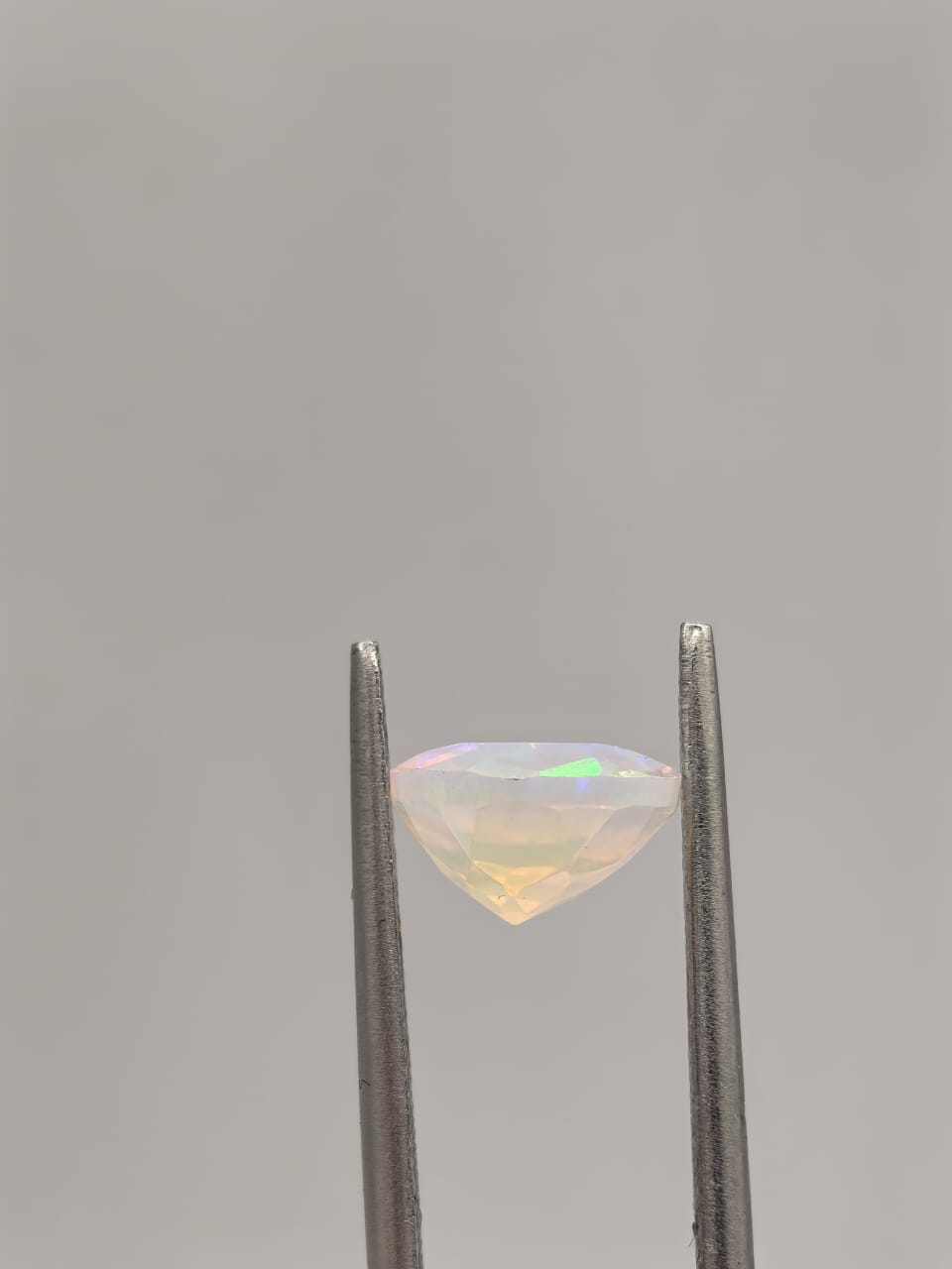 Ópalo ovalado de 1.57ct