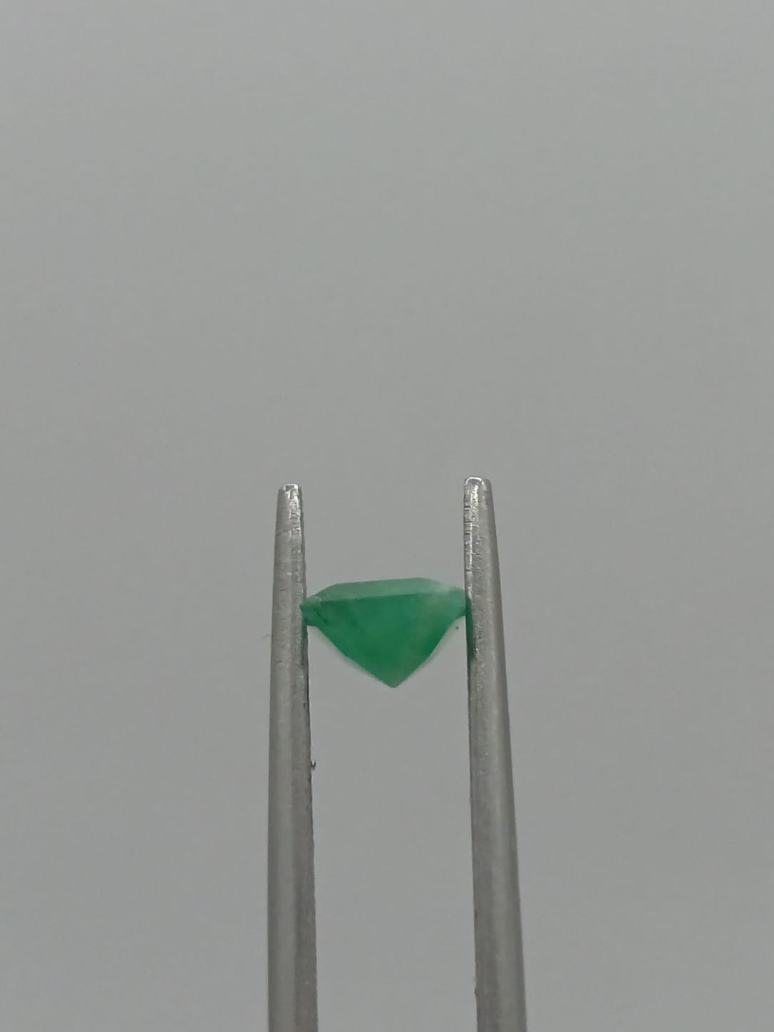 Esmeralda brasileña cuadrada de 0.60ct