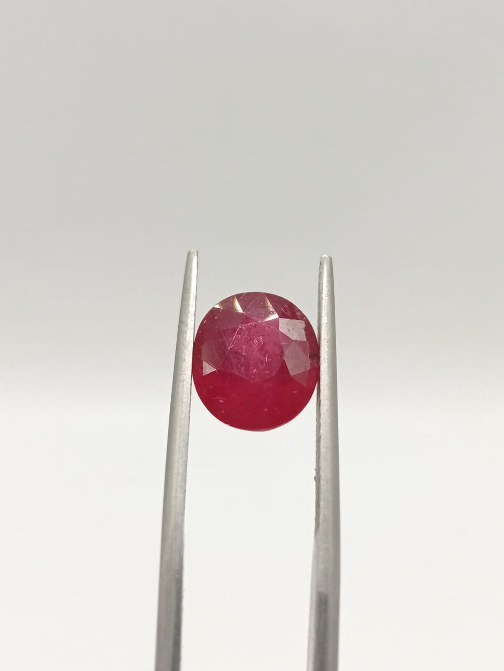 Rubí ovalado de 4.93ct
