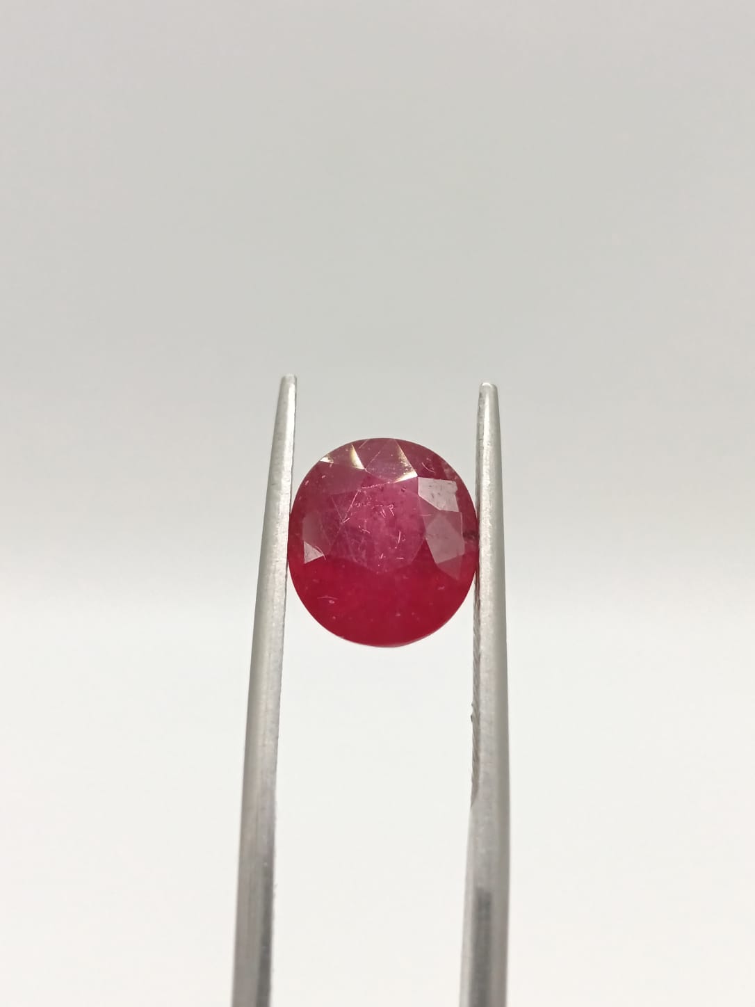Rubí ovalado de 4.93ct