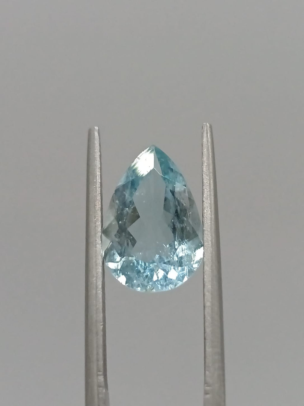 Aguamarina forma de gota de 2.30ct