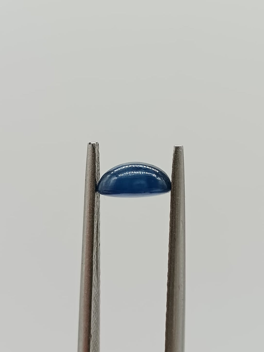 Zafiro ovalado de 0.93ct