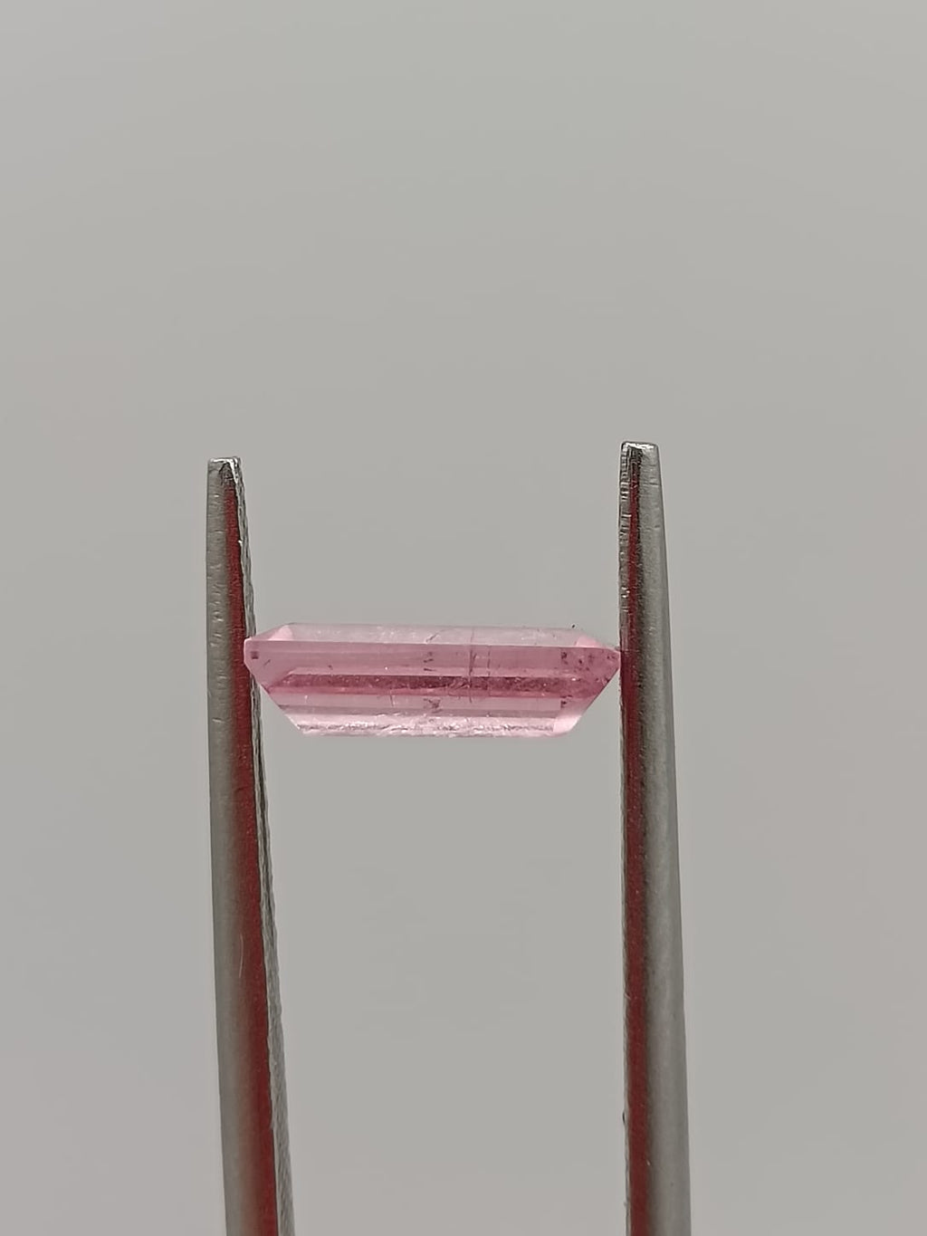 Turmalina rosa rectangular de 1.03ct