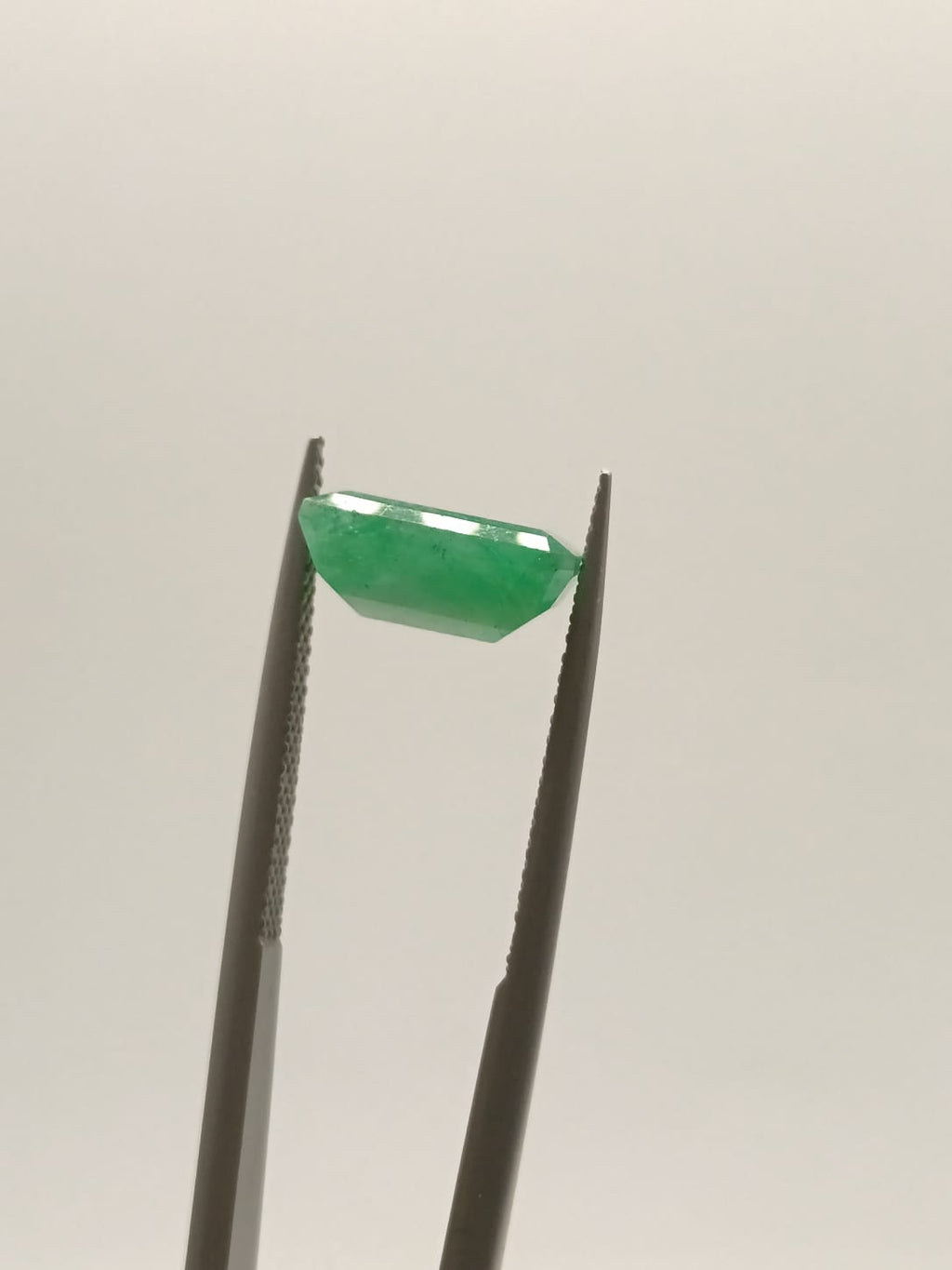 Esmeralda brasileña rectangular de 2.74ct