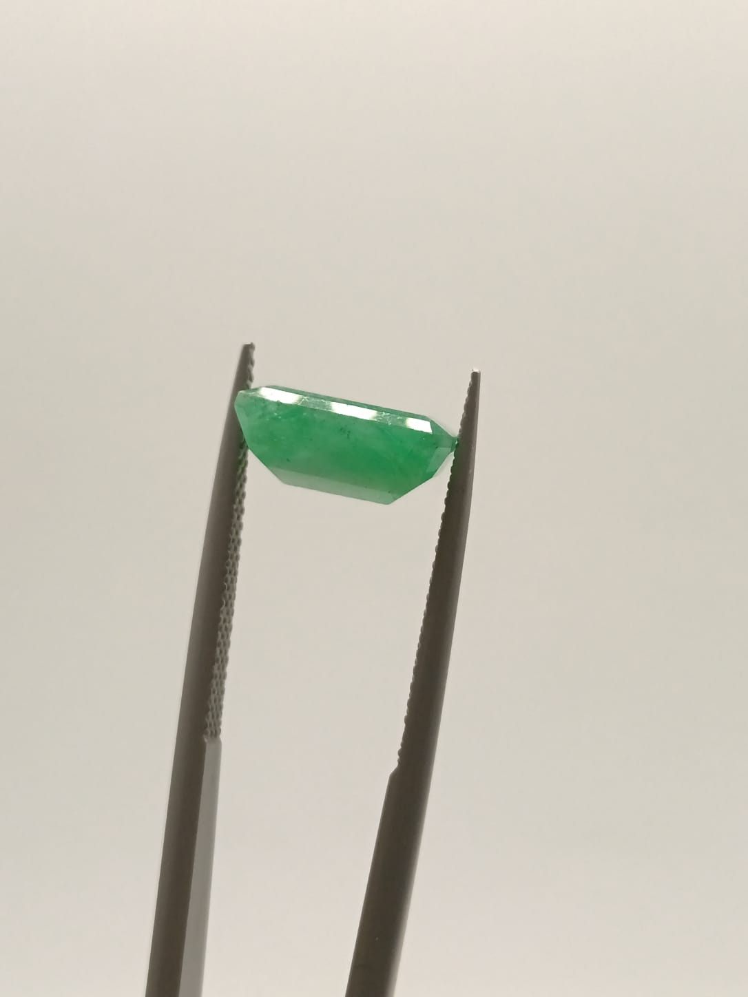 Esmeralda brasileña rectangular de 2.74ct