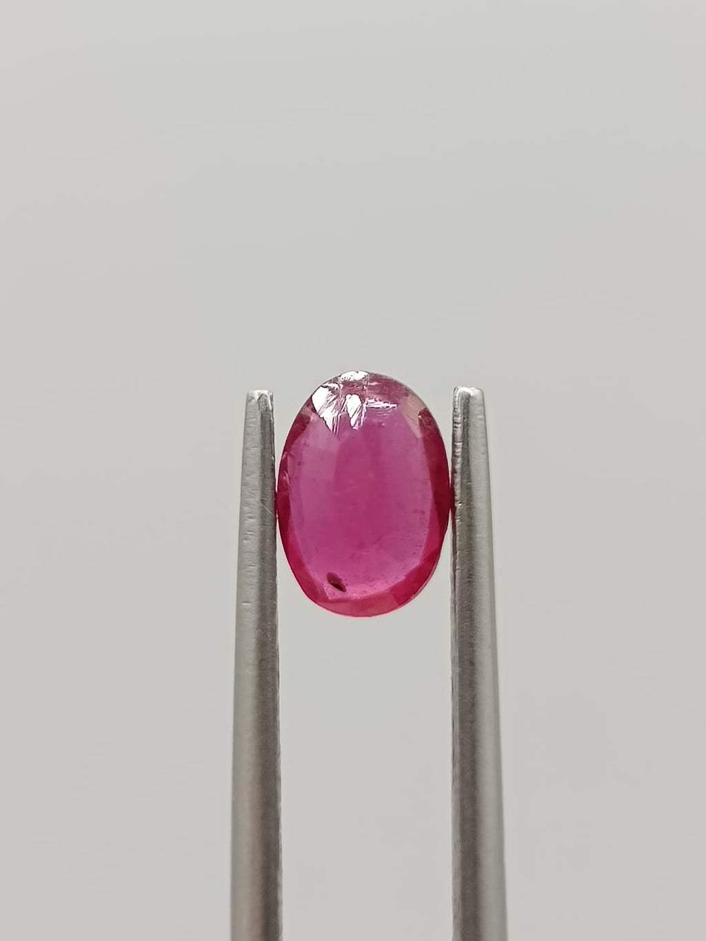 Rubí ovalado de 0.91ct
