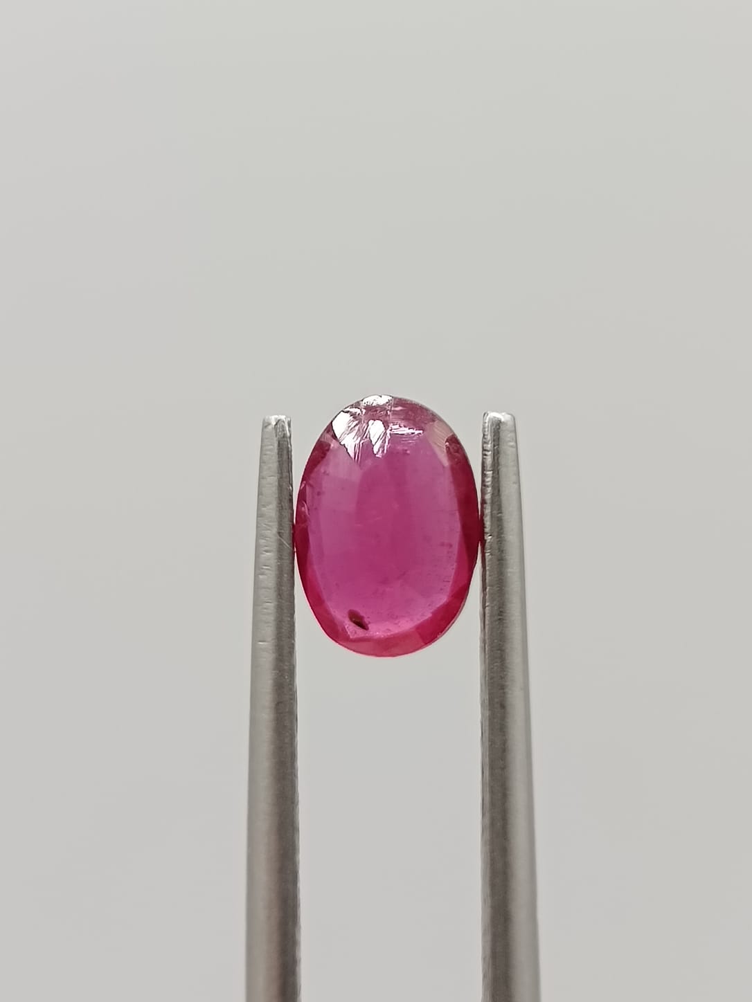 Rubí ovalado de 0.91ct