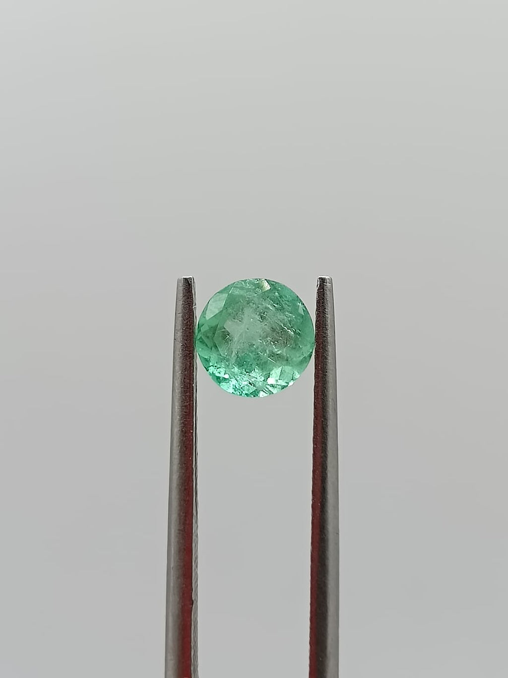 Esmeralda colombiana circular de 0.81ct