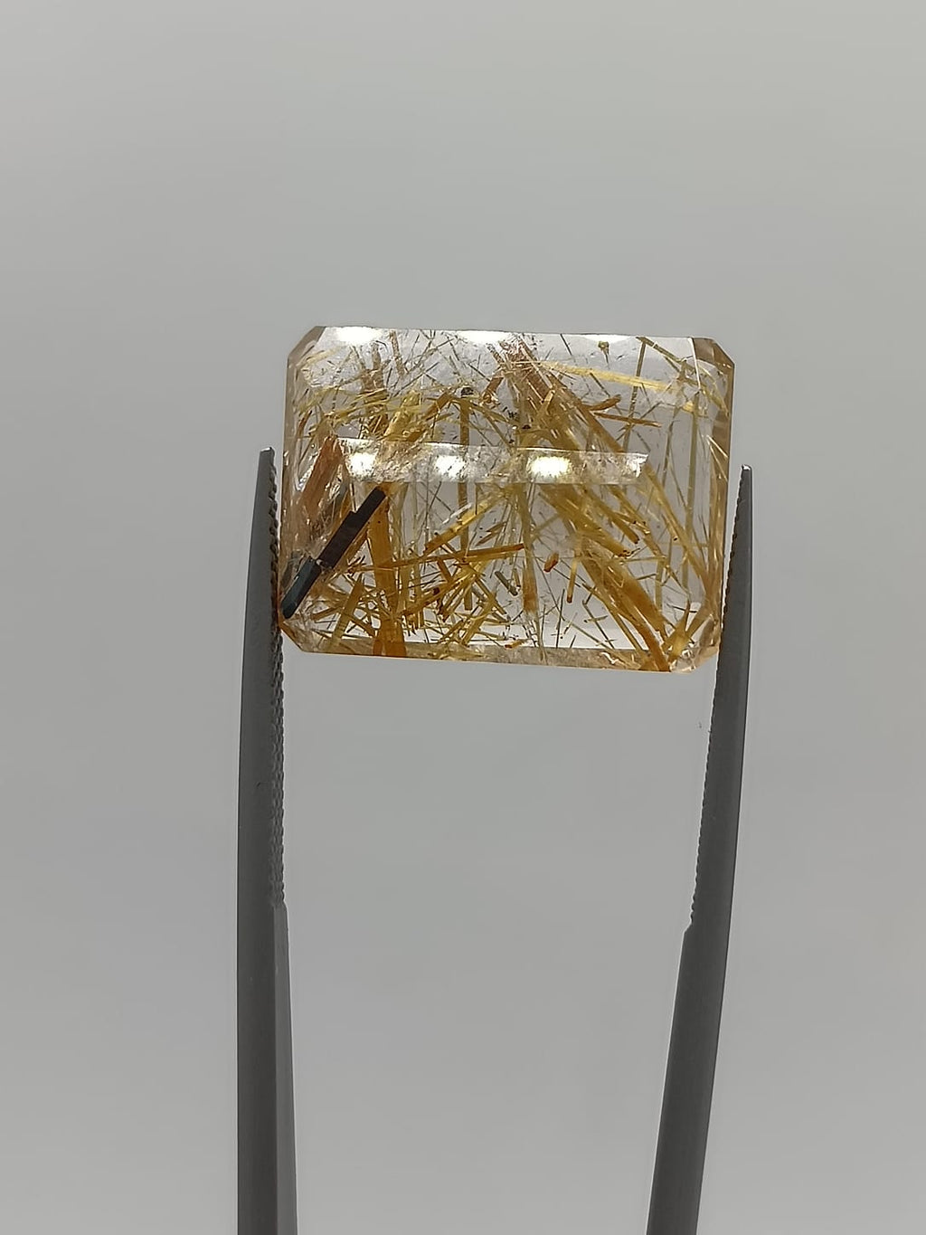 Cuarzo rutilado rectangular de 21.70ct
