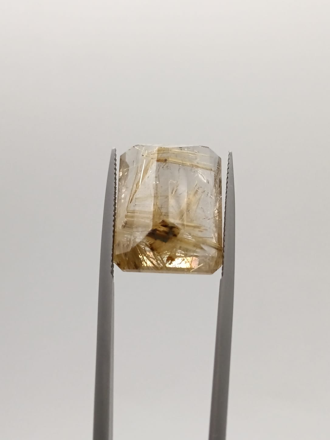 Cuarzo rutilado rectangular de 20.78ct