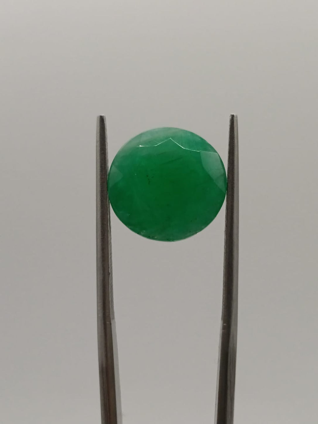 Esmeralda brasileña circular de 5.83ct