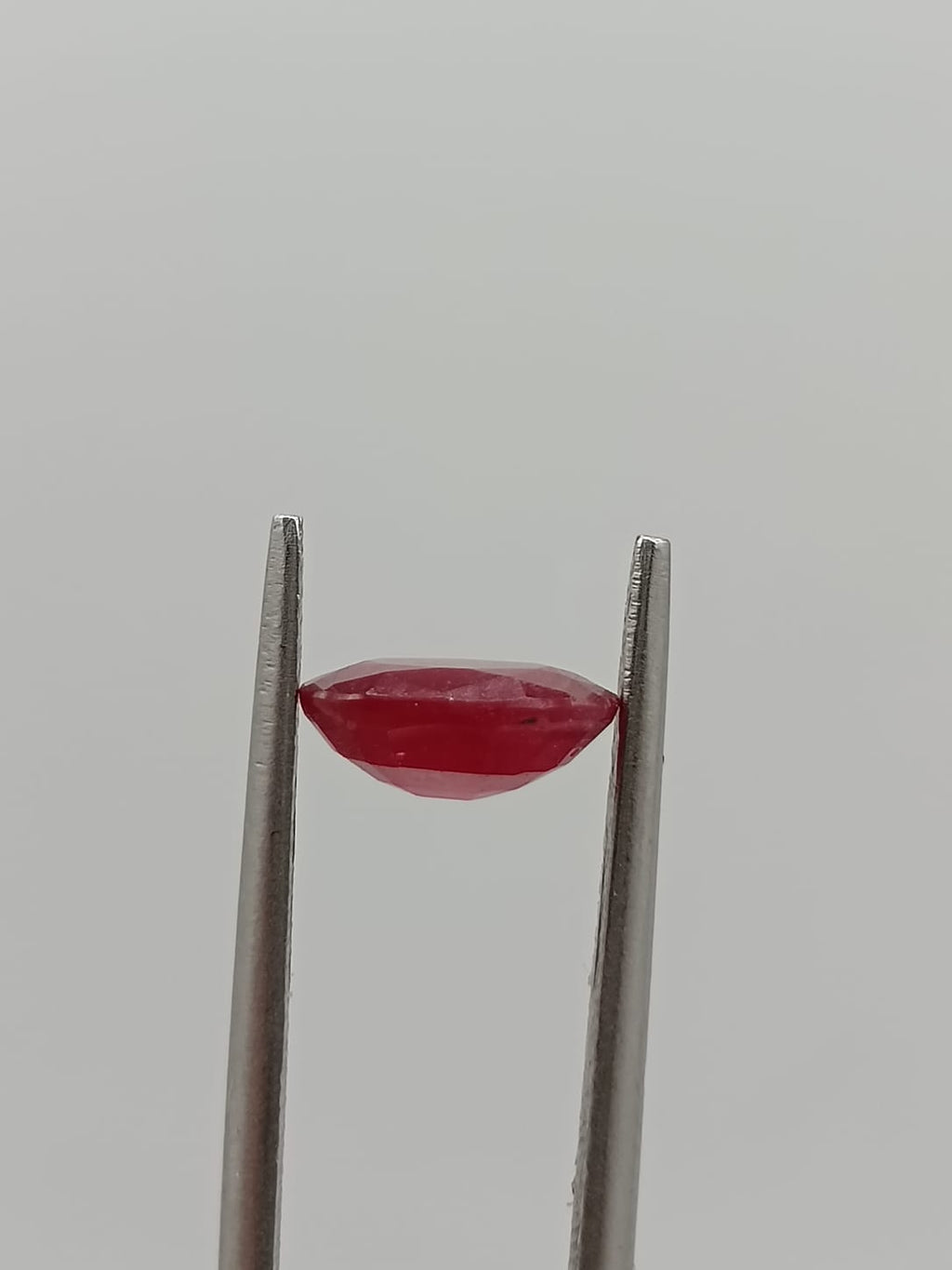 Rubí ovalado de 1.46ct