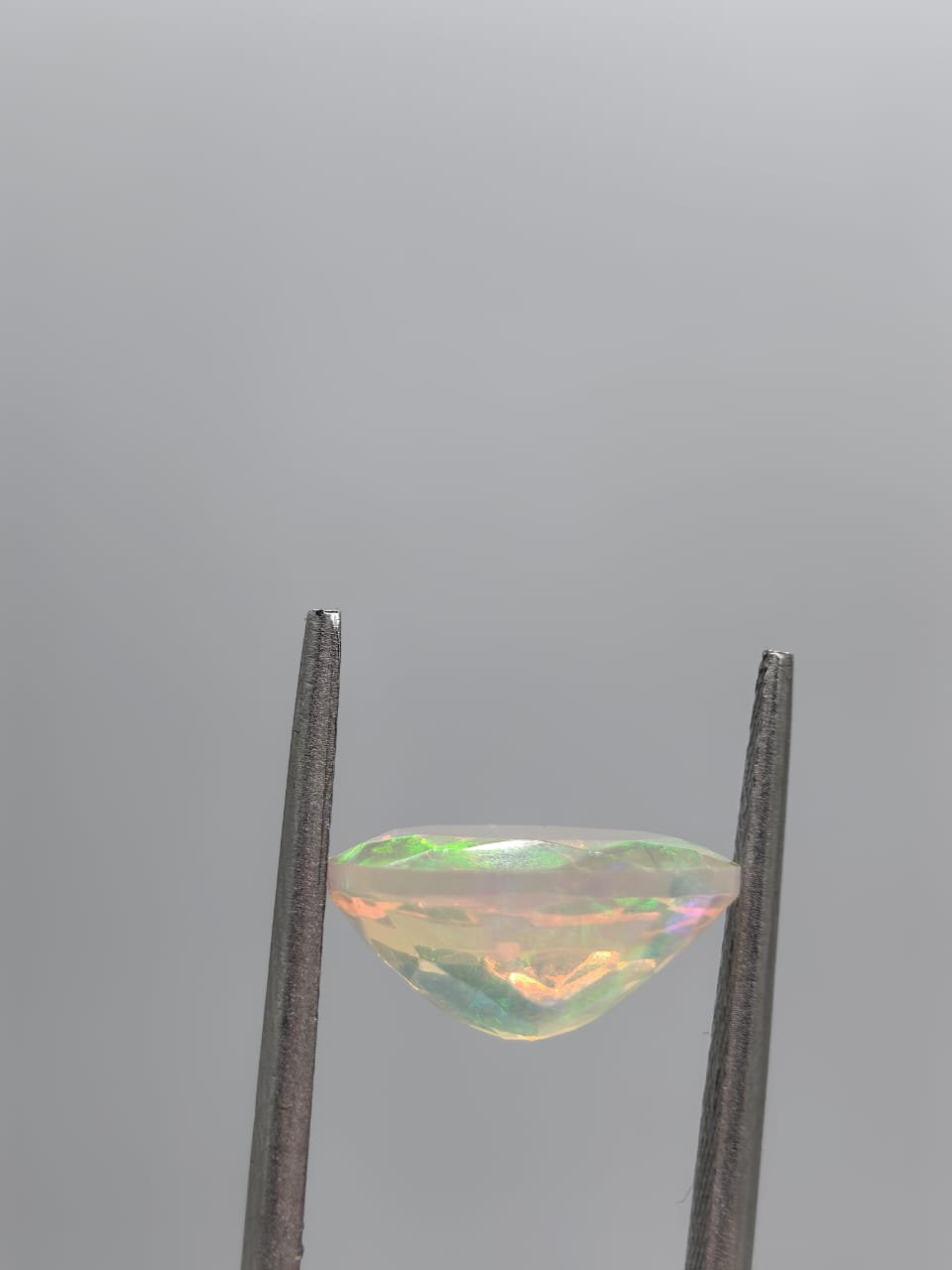 Ópalo ovalado de 1.96ct