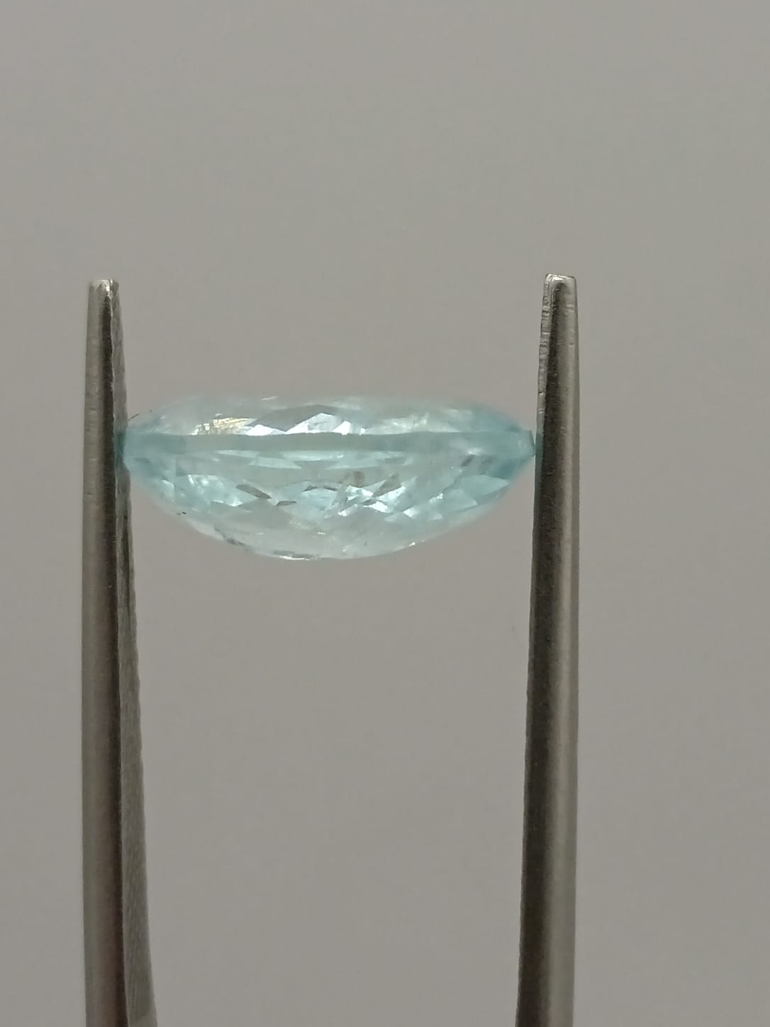 Aguamarina ovalada de 3.06ct