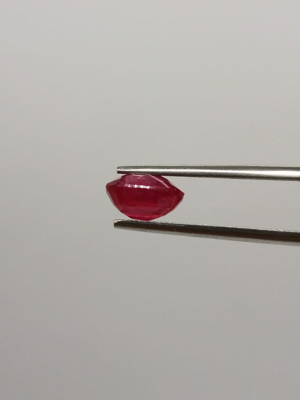 Rubi ovalado de 2.14ct