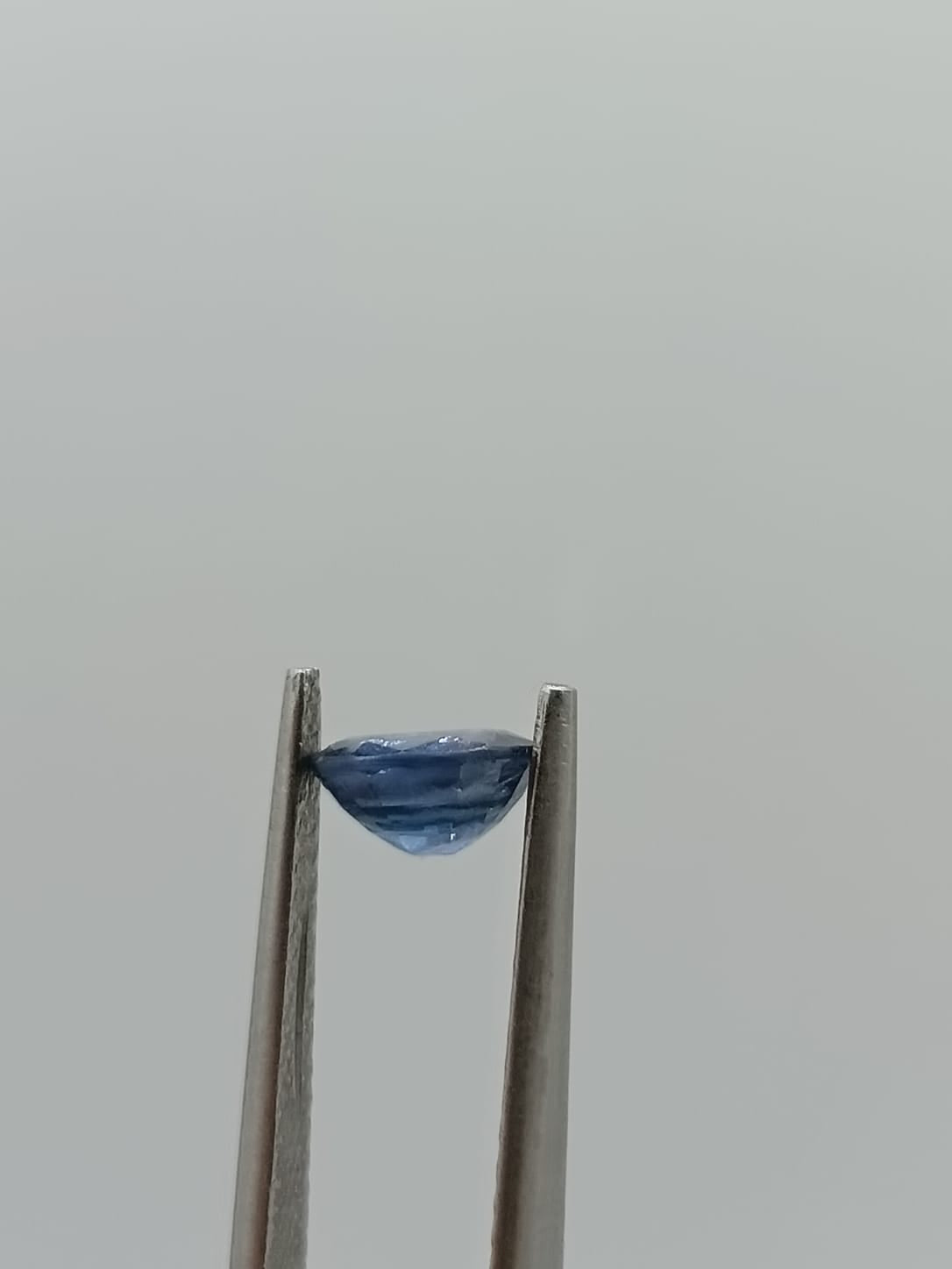 Zafiro ovalado de 0.90ct