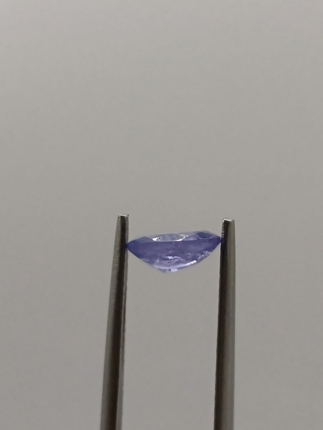 Tanzanita ovalada de 0.77ct