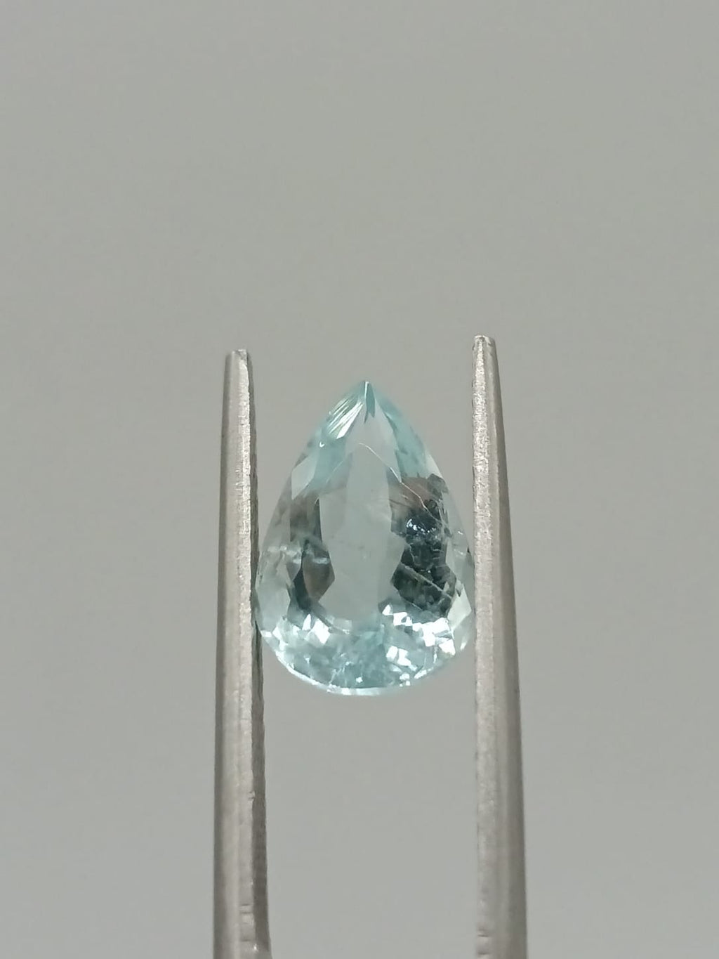 Aguamarina forma de gota de 2.31ct