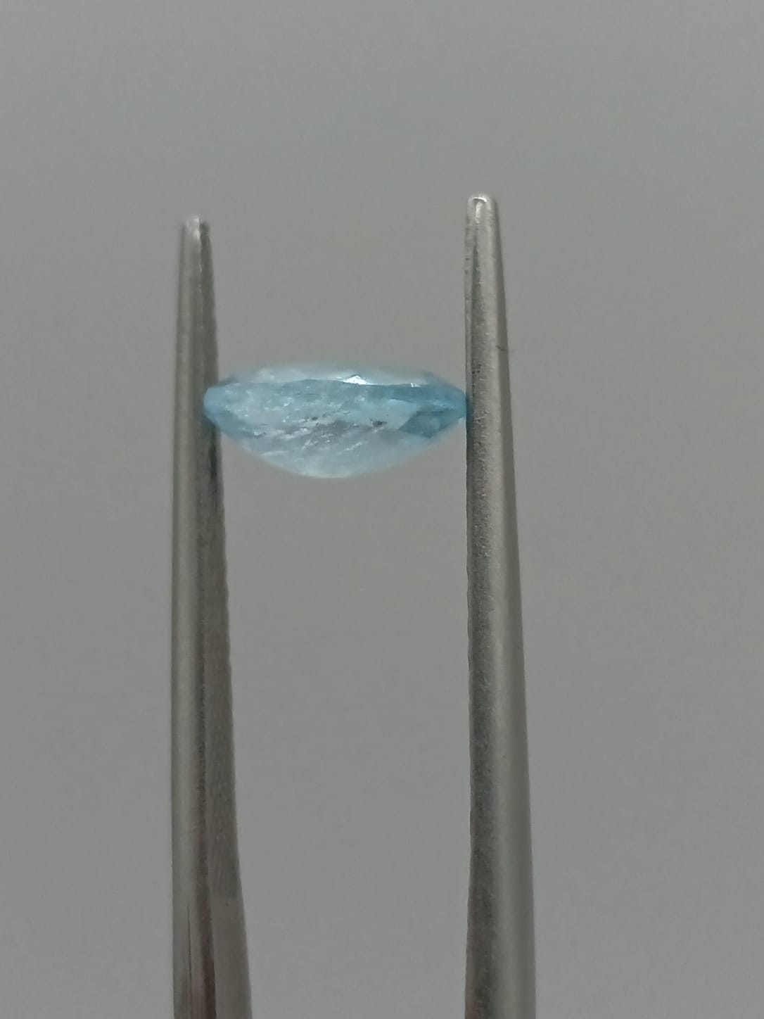 Aguamarina ovalada de 1.04ct