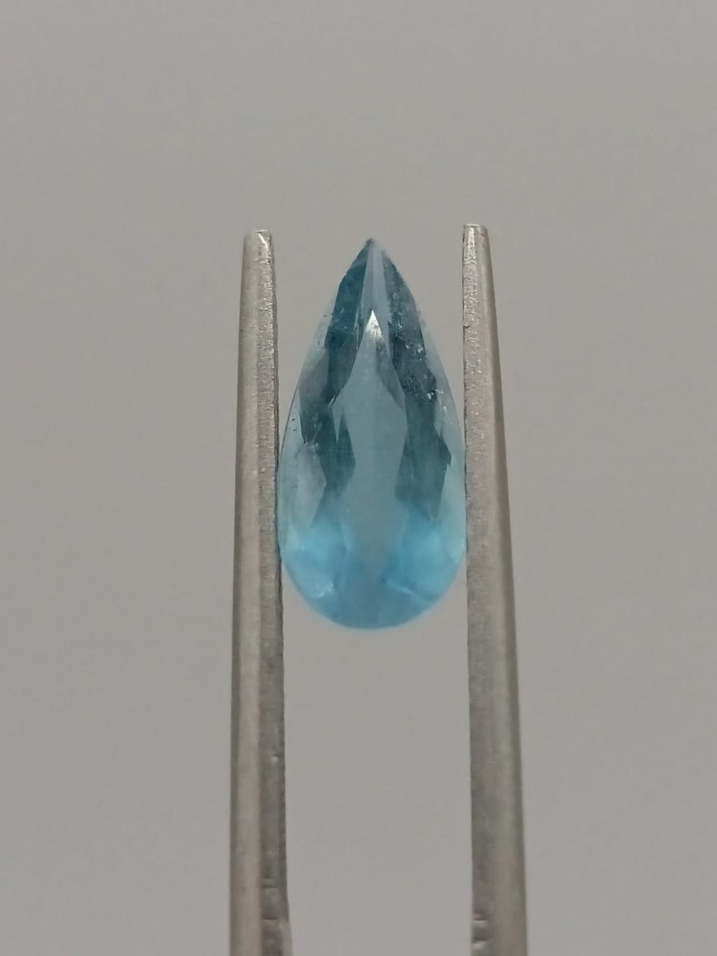 Aguamarina forma de gota de 1.54ct