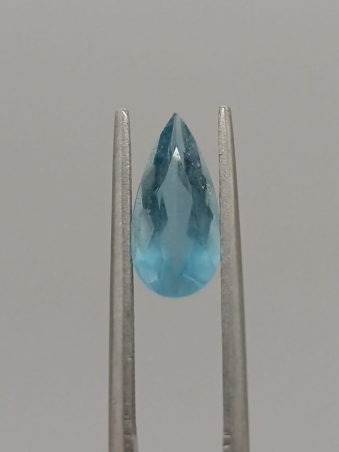 Aguamarina forma de gota de 1.54ct