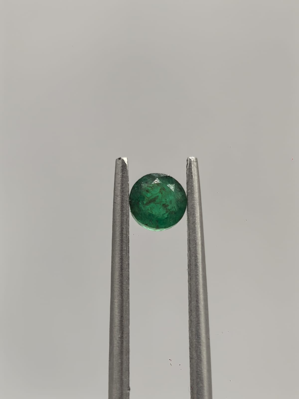 Esmeralda colombiana circular de 0.32ct