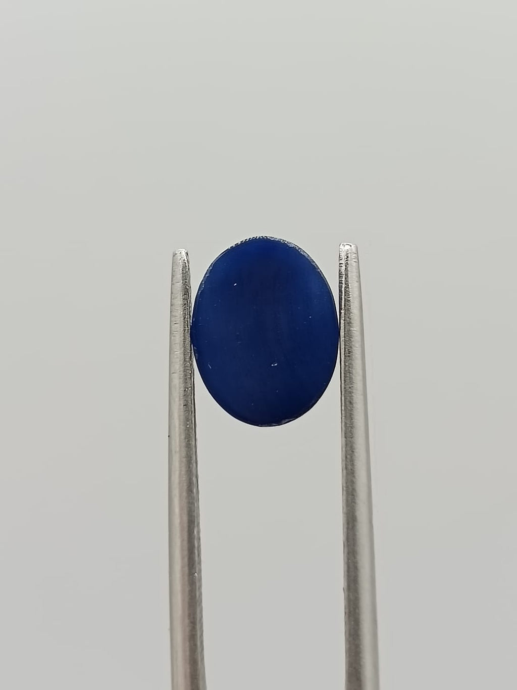 Zafiro ovalado de 2.24ct