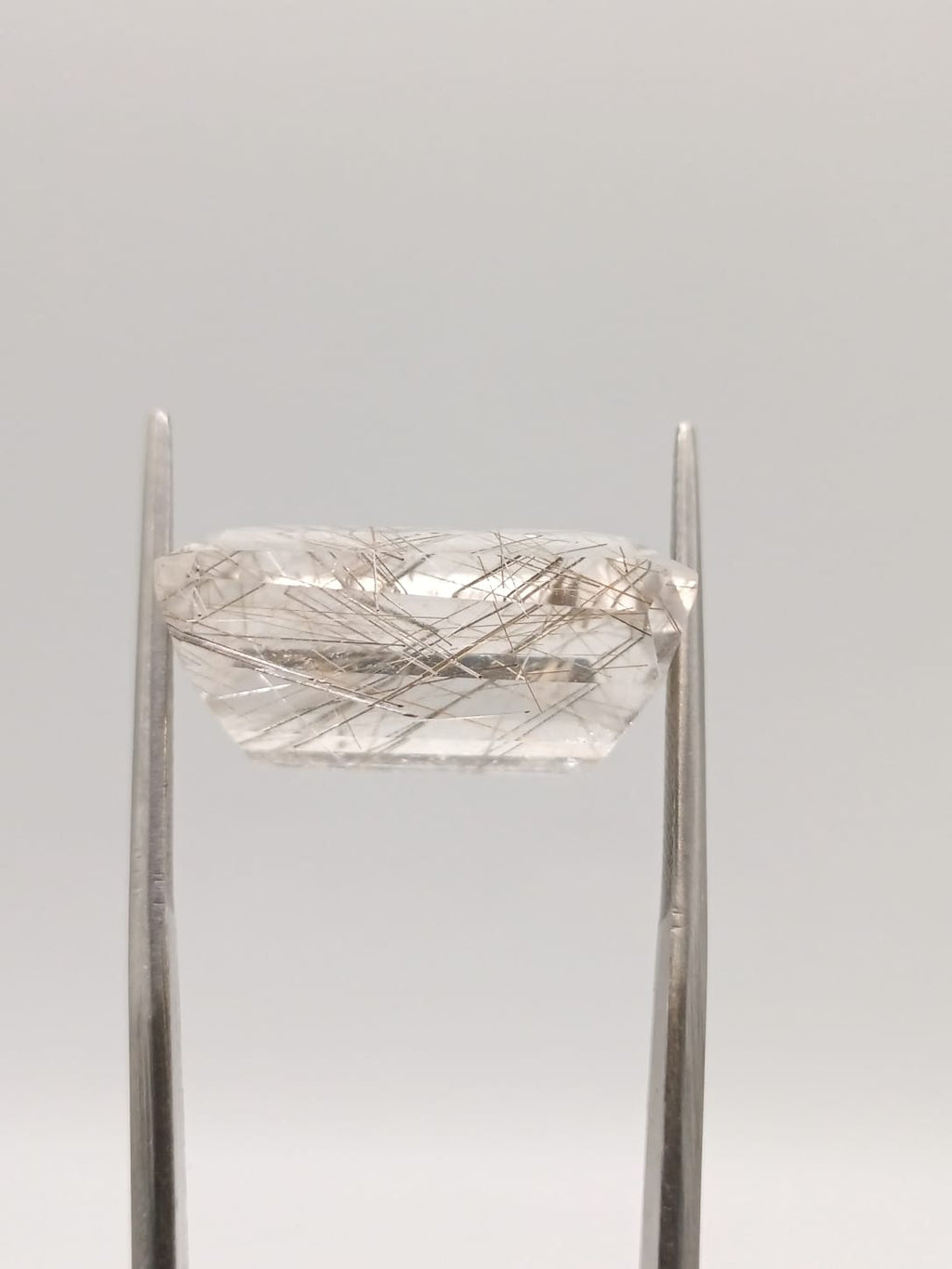 Cuarzo rutilado rectangular de 24.11ct