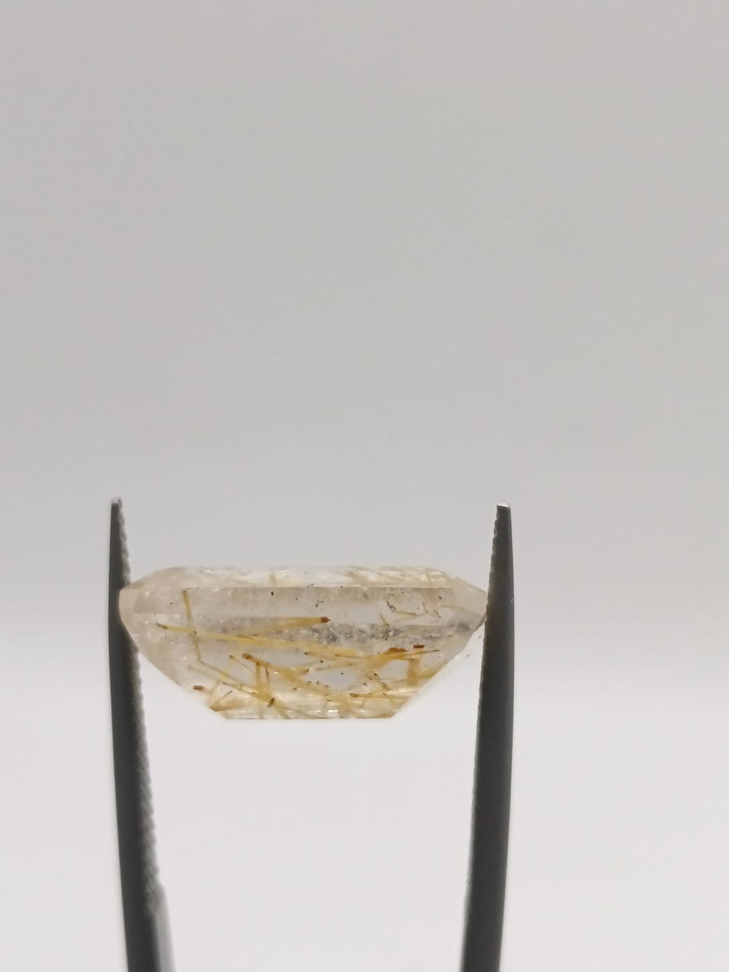 Cuarzo rutilado rectangular de 10.66ct