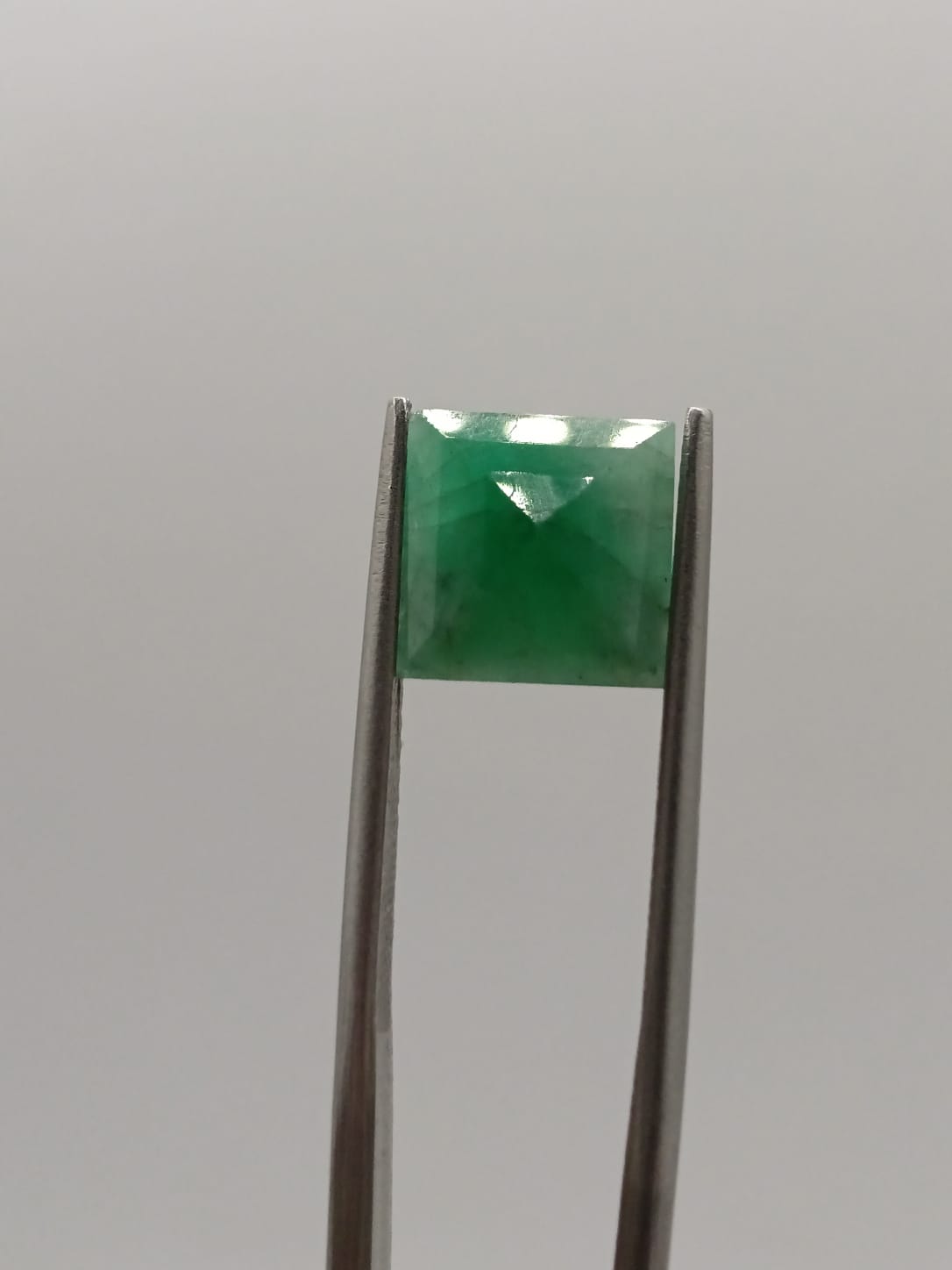 Esmeralda brasileña cuadrada de 3.19ct