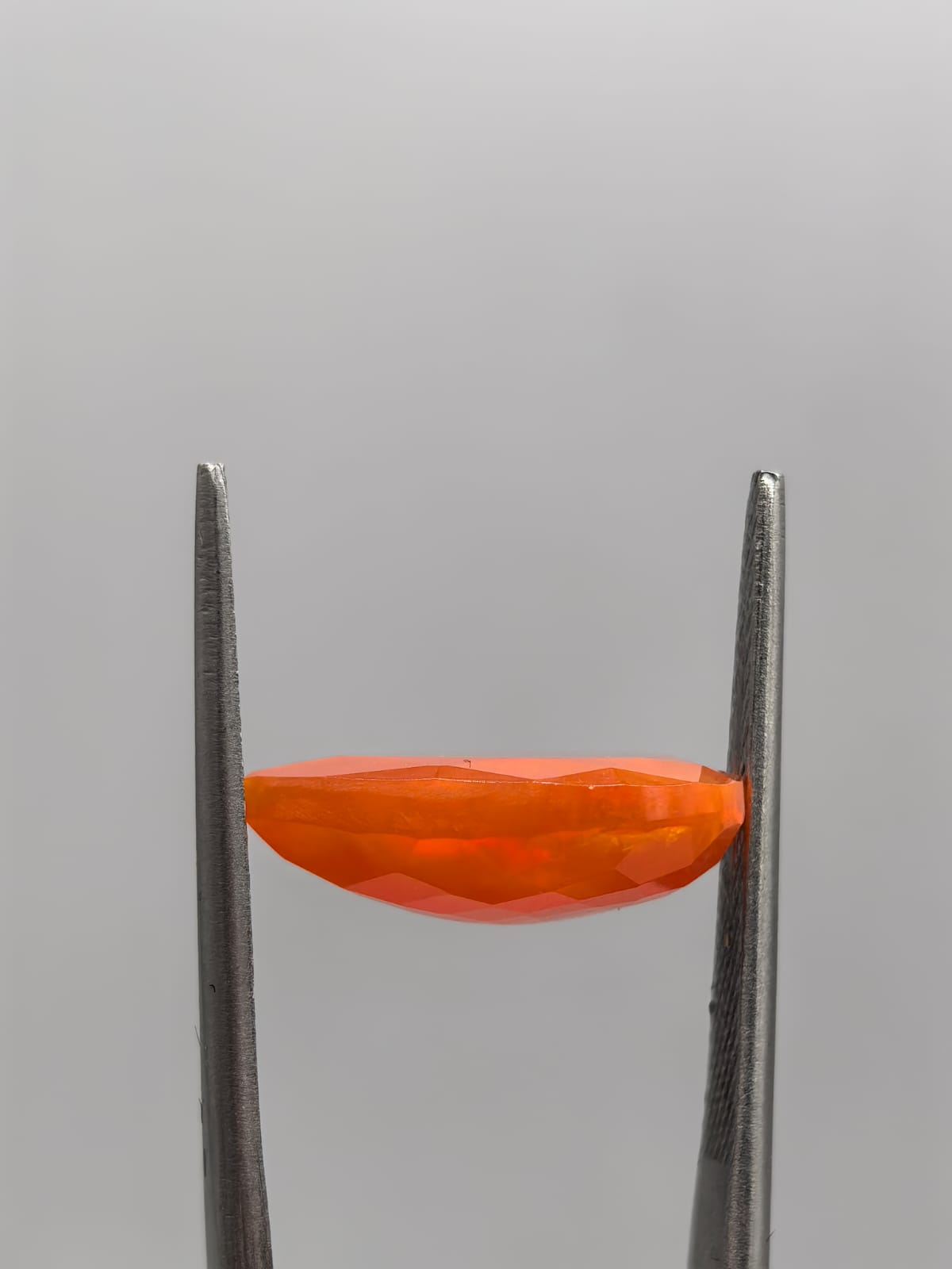 Ópalo forma de gota de 3.68ct