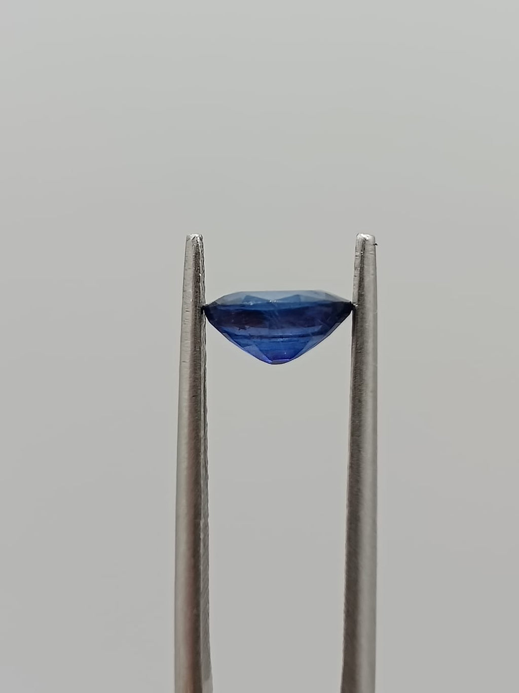 Zafiro ovalado de 1.04ct