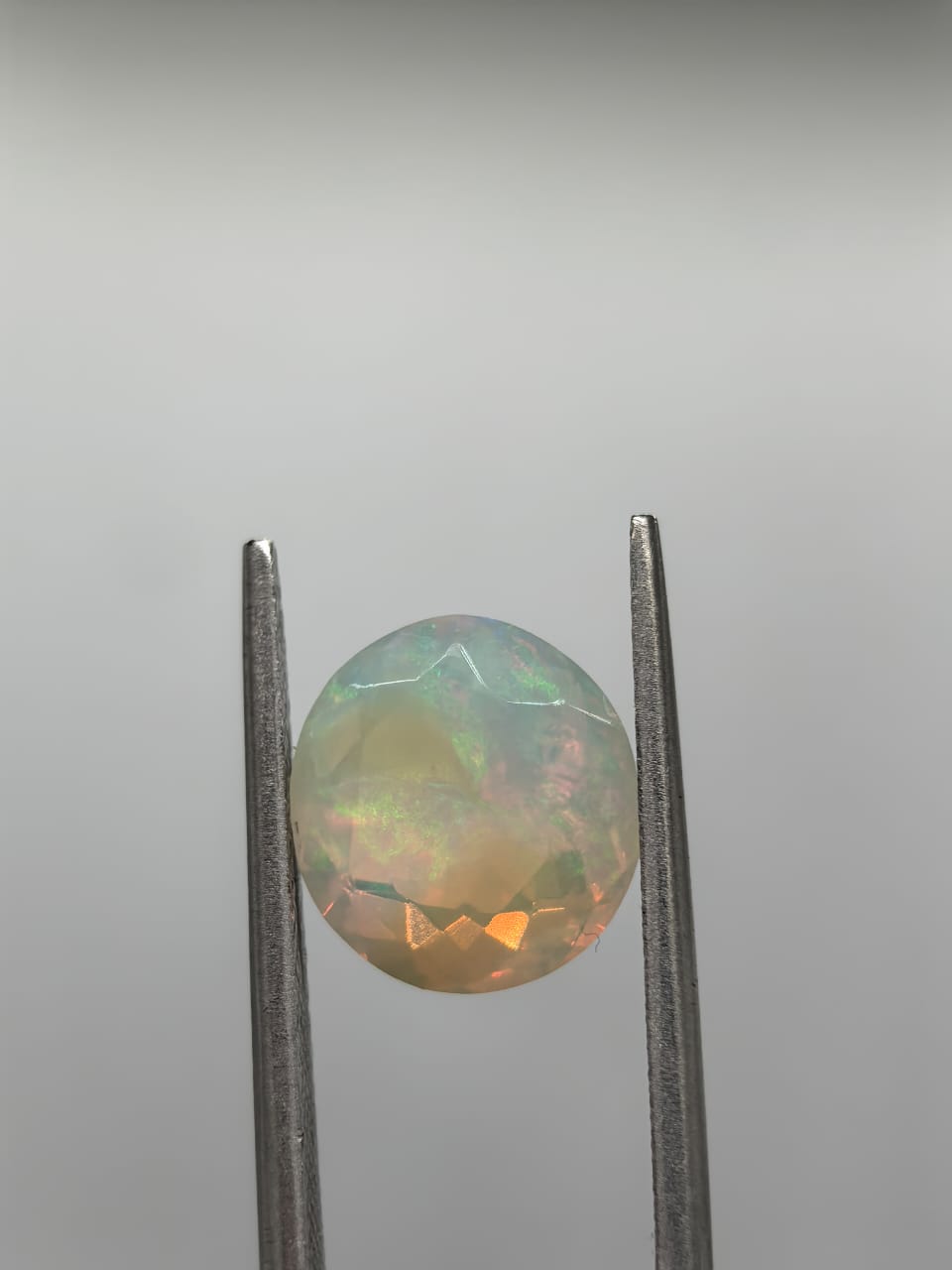 Ópalo circular de 2.50ct