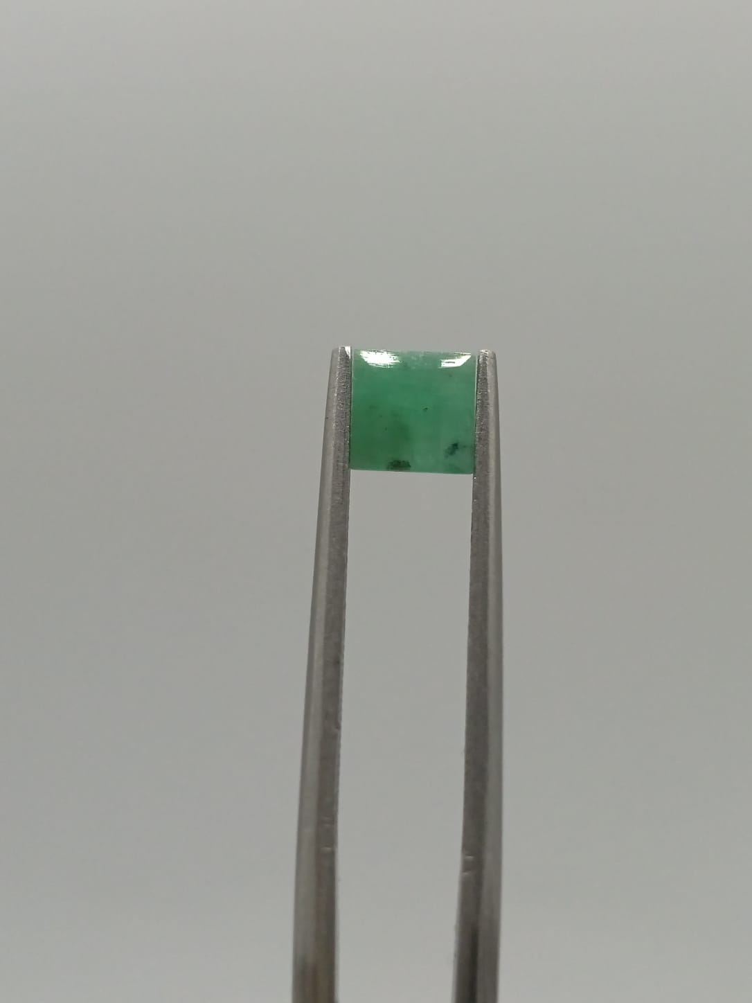 Esmeralda brasileña cuadrada de 0.68ct