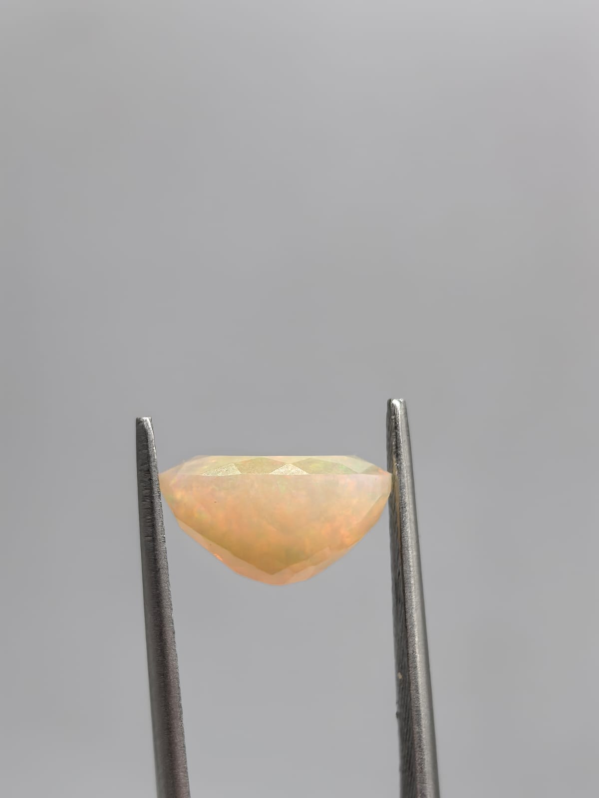 Ópalo ovalado de 2.96ct
