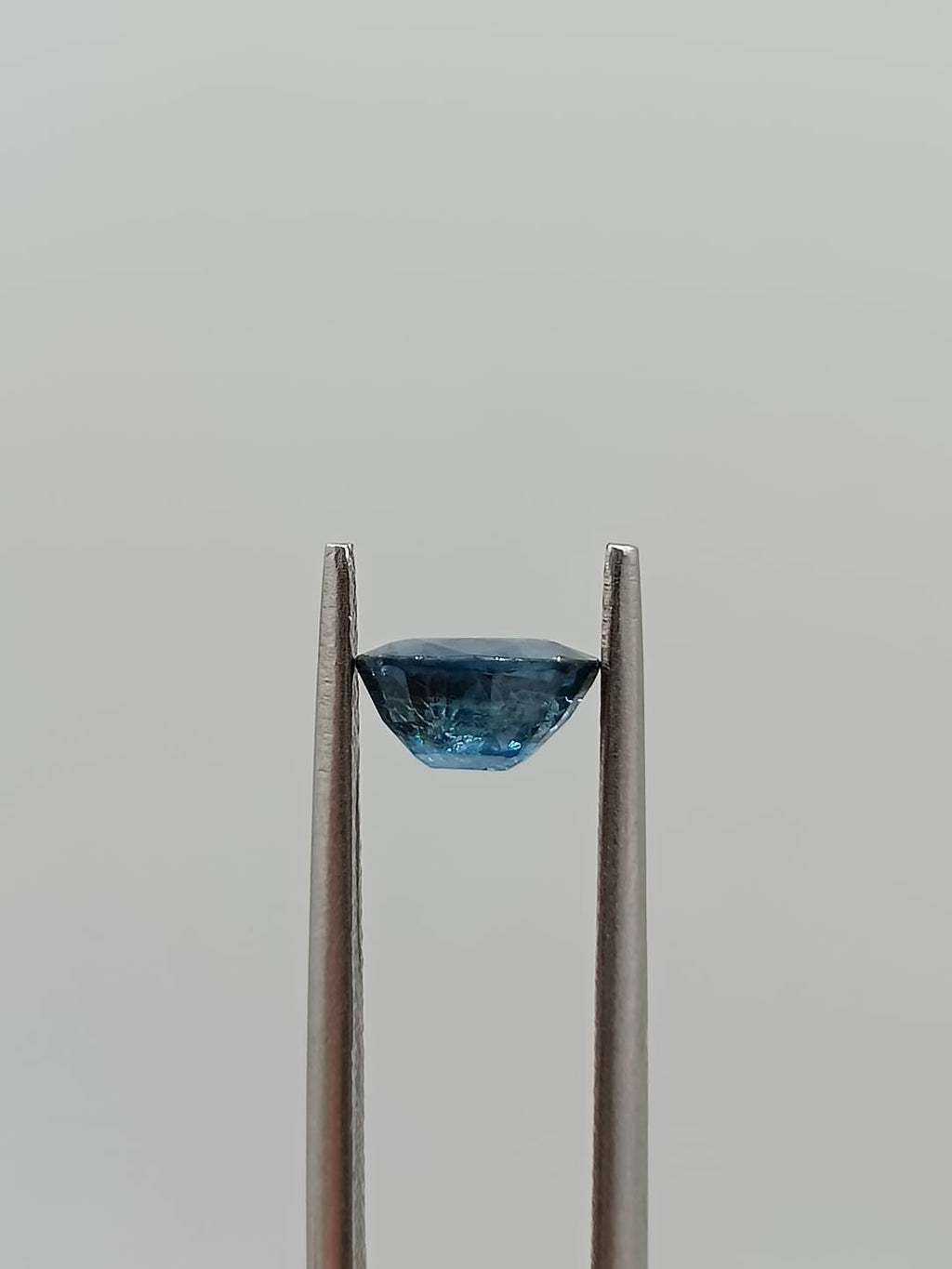 Zafiro ovalado de 1.07ct