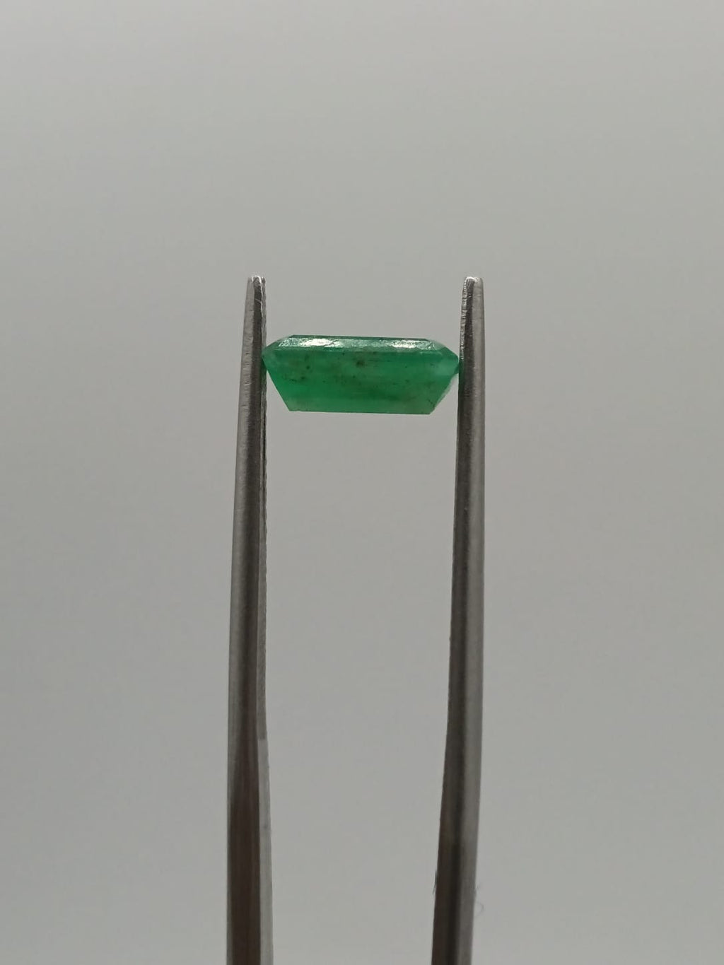 Esmeralda brasileña rectangular de 1.10ct