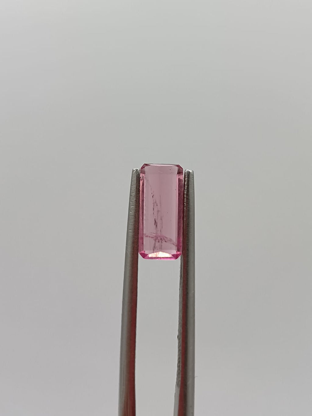 Turmalina rosa rectangular de 0.82ct