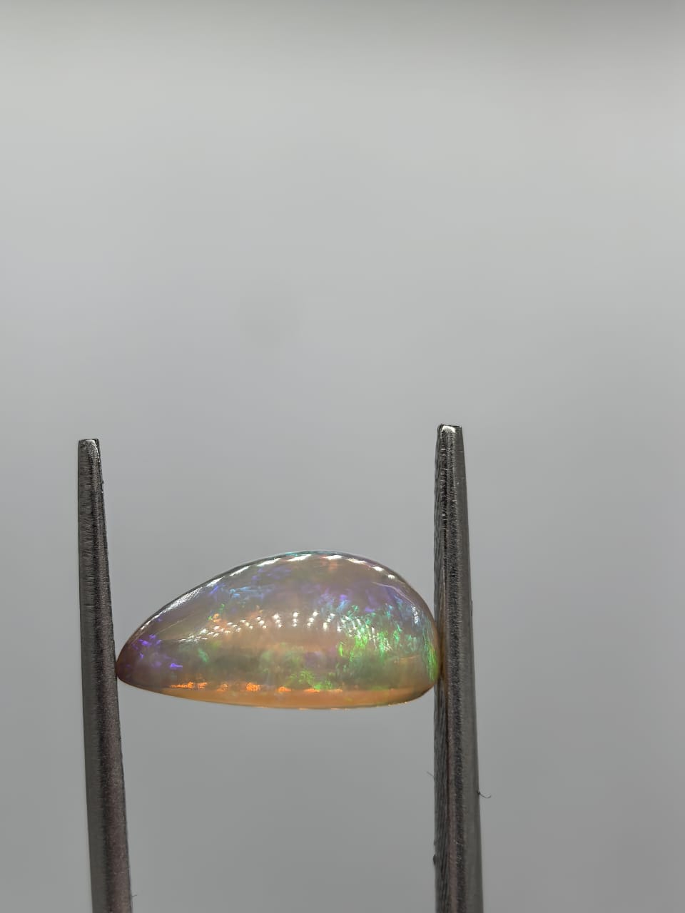 Ópalo forma de gota de 2.70ct