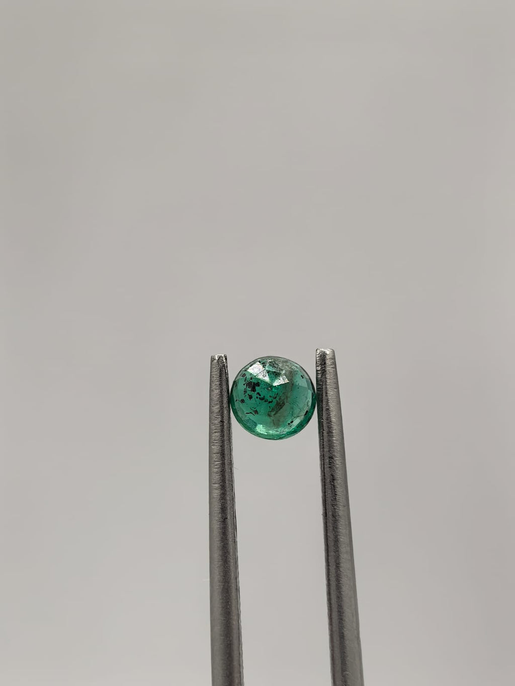 Esmeralda colombiana circular de 0.27ct